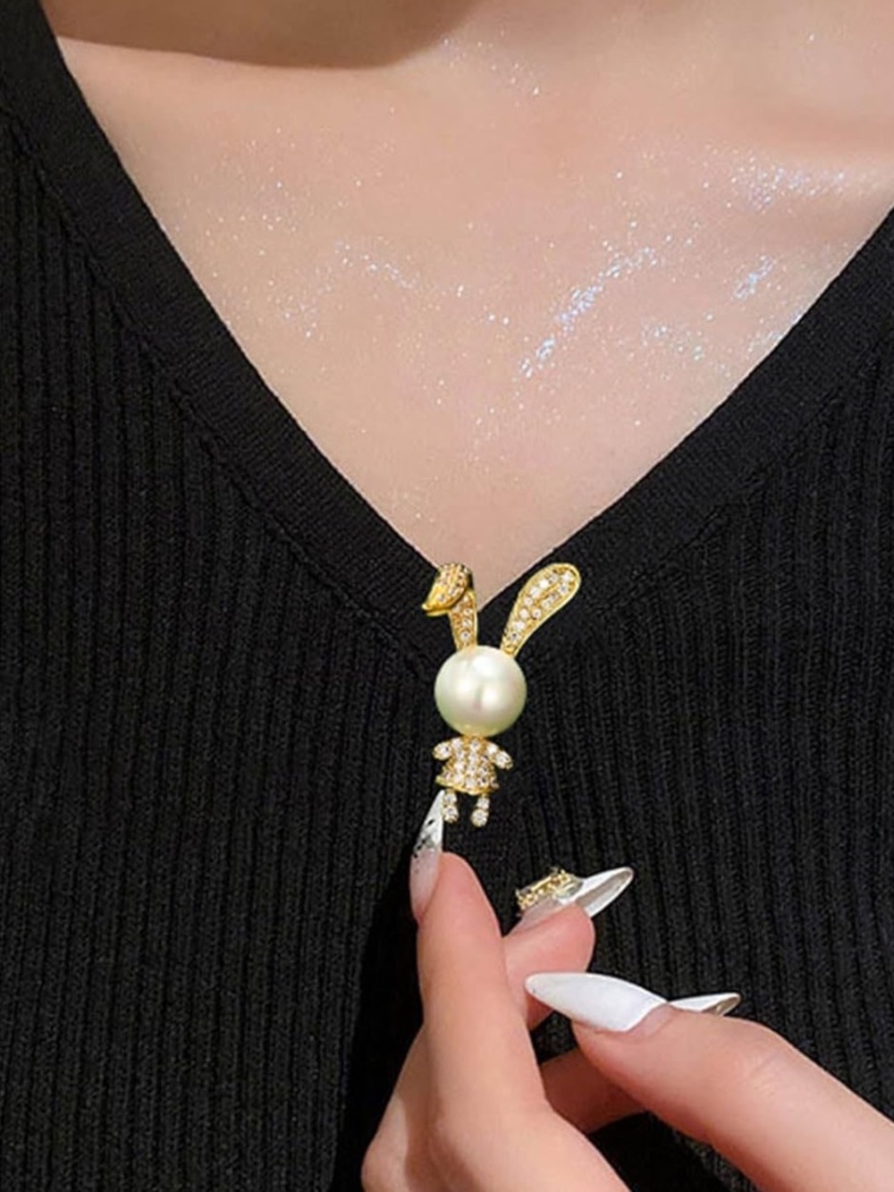 Anthropologie Gold Tone & Pearl Bunny Brooch